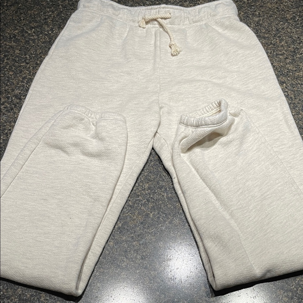 NWT Perfectwhitetee Michelle fleece joggers Size Small- Color Oatmeal - Picture 5 of 5